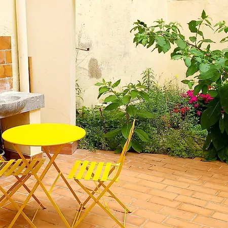 Le Marceau Cour Exterieure